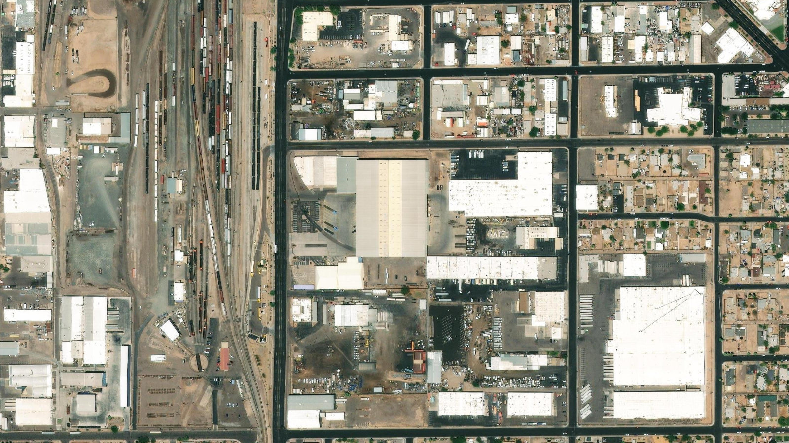 735 N. 19TH AVENUE, PHOENIX, AZ（本社・衛星）