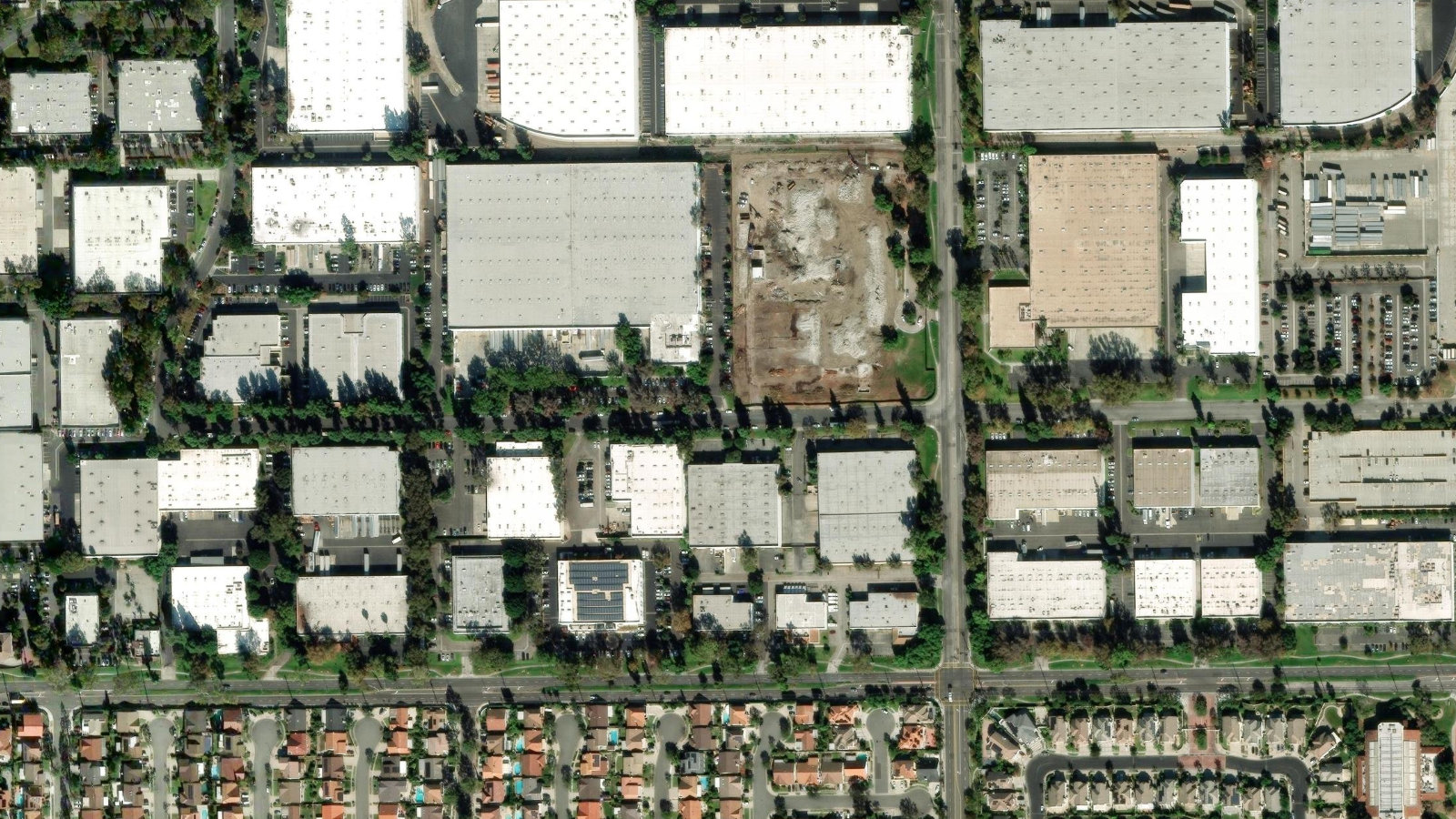 12889 MOORE ST., CERRITOS, CA（本社・衛星）