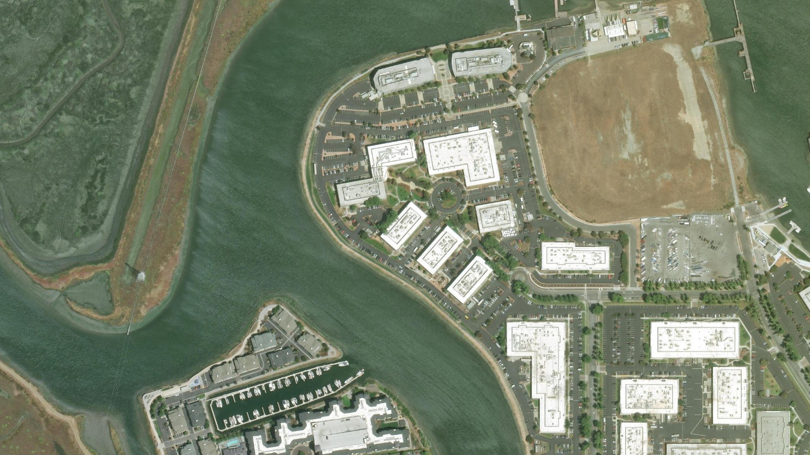 700 SAGINAW DR, REDWOOD CITY, CA（本社・衛星）