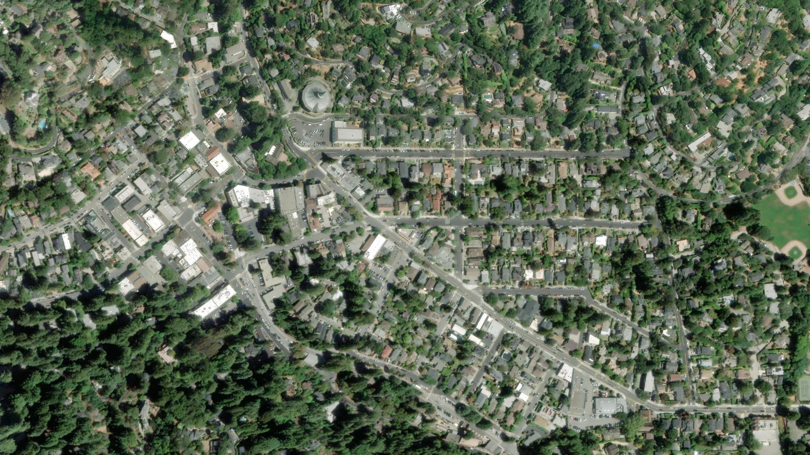 ONE BELVEDERE PLACE, MILL VALLEY, CA(本社・衛星)