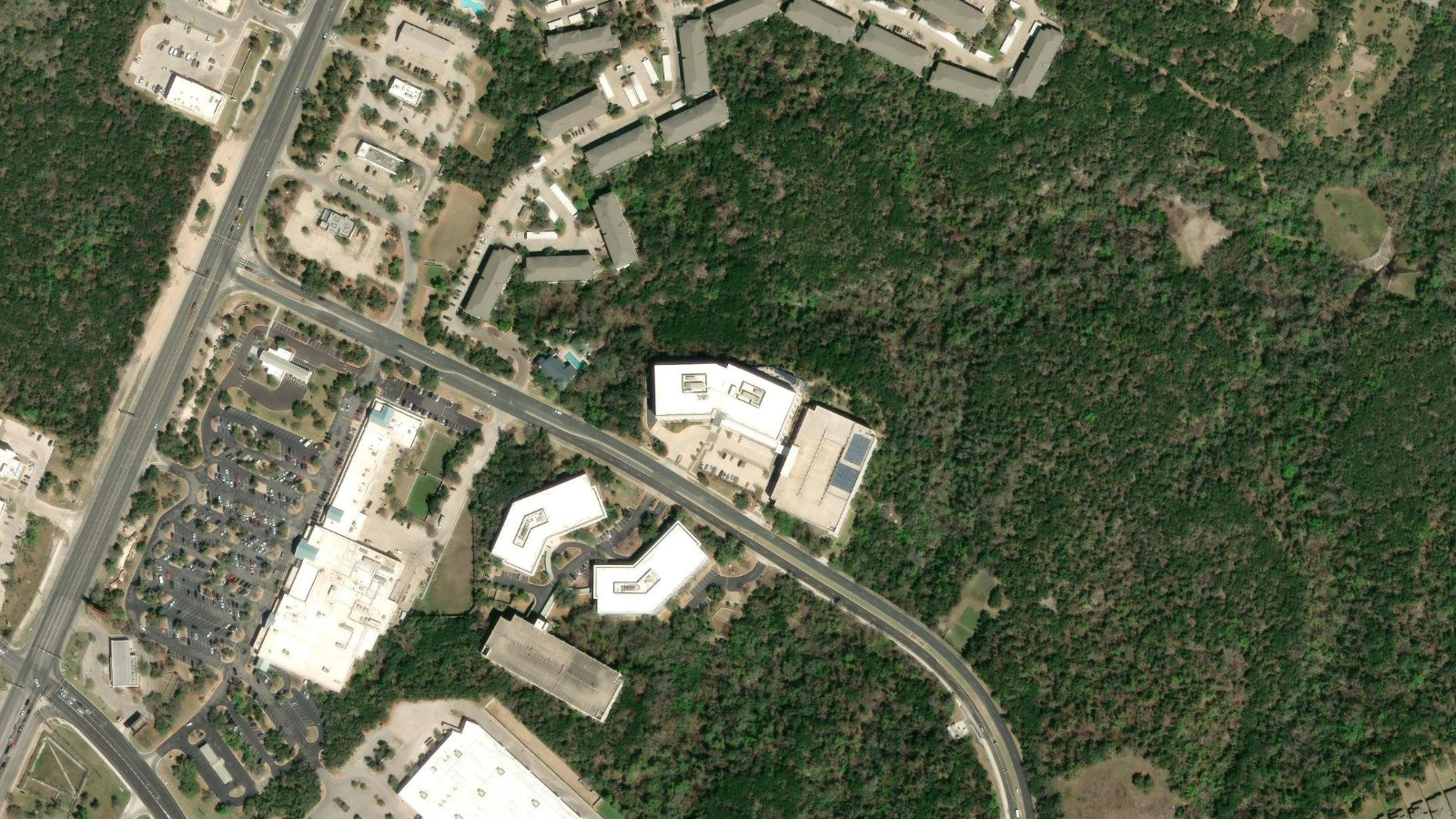 11120 FOUR POINTS DRIVE, AUSTIN, TX(本社・衛星)