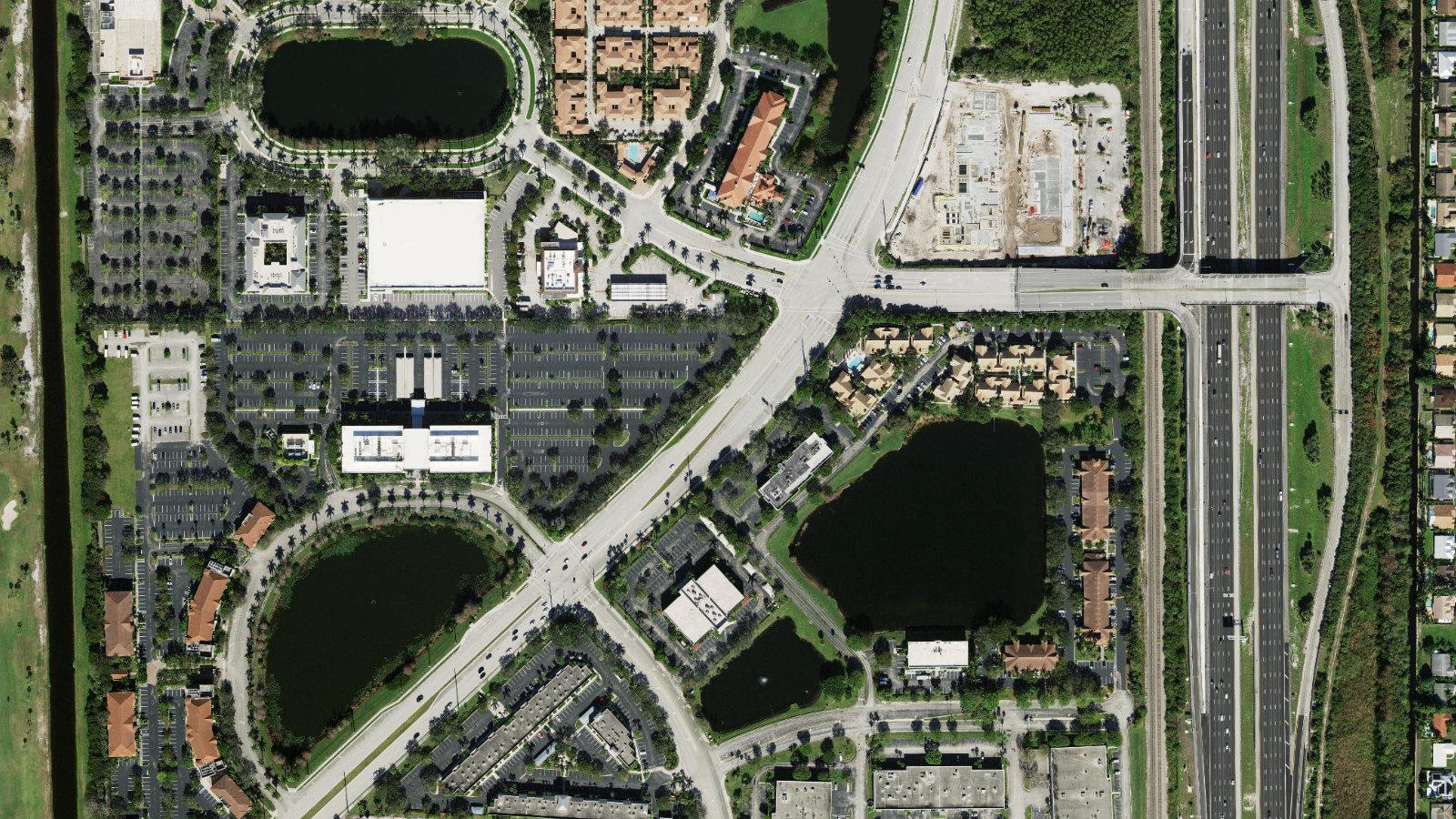 8051 CONGRESS AVENUE, BOCA RATON, FL(本社・衛星)