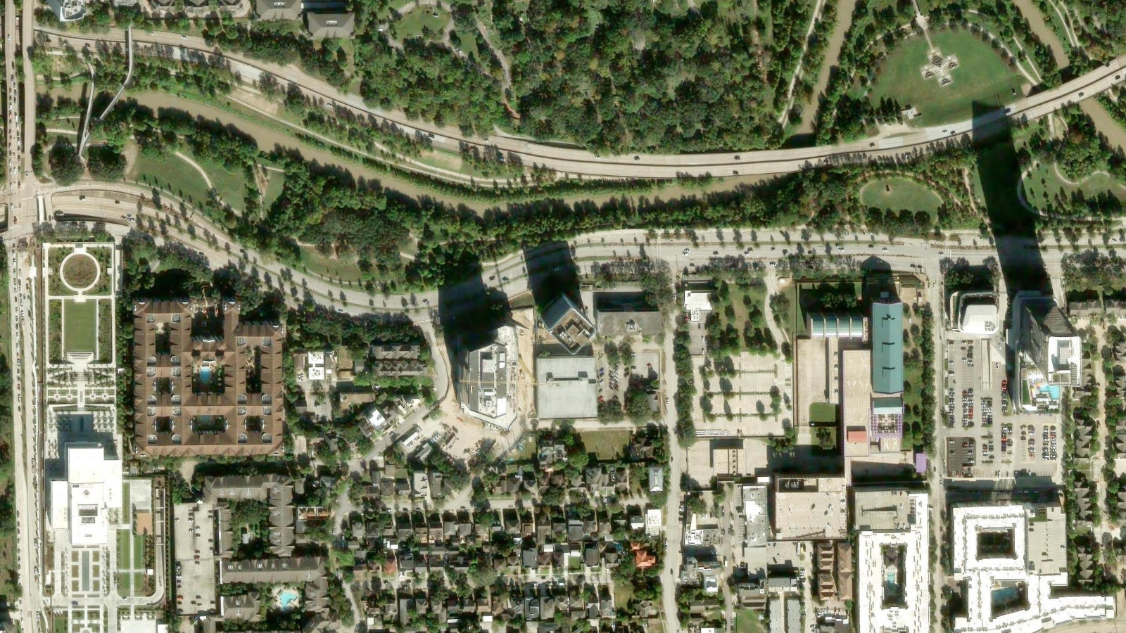 1929 ALLEN PKWY, HOUSTON, TX(本社・衛星)