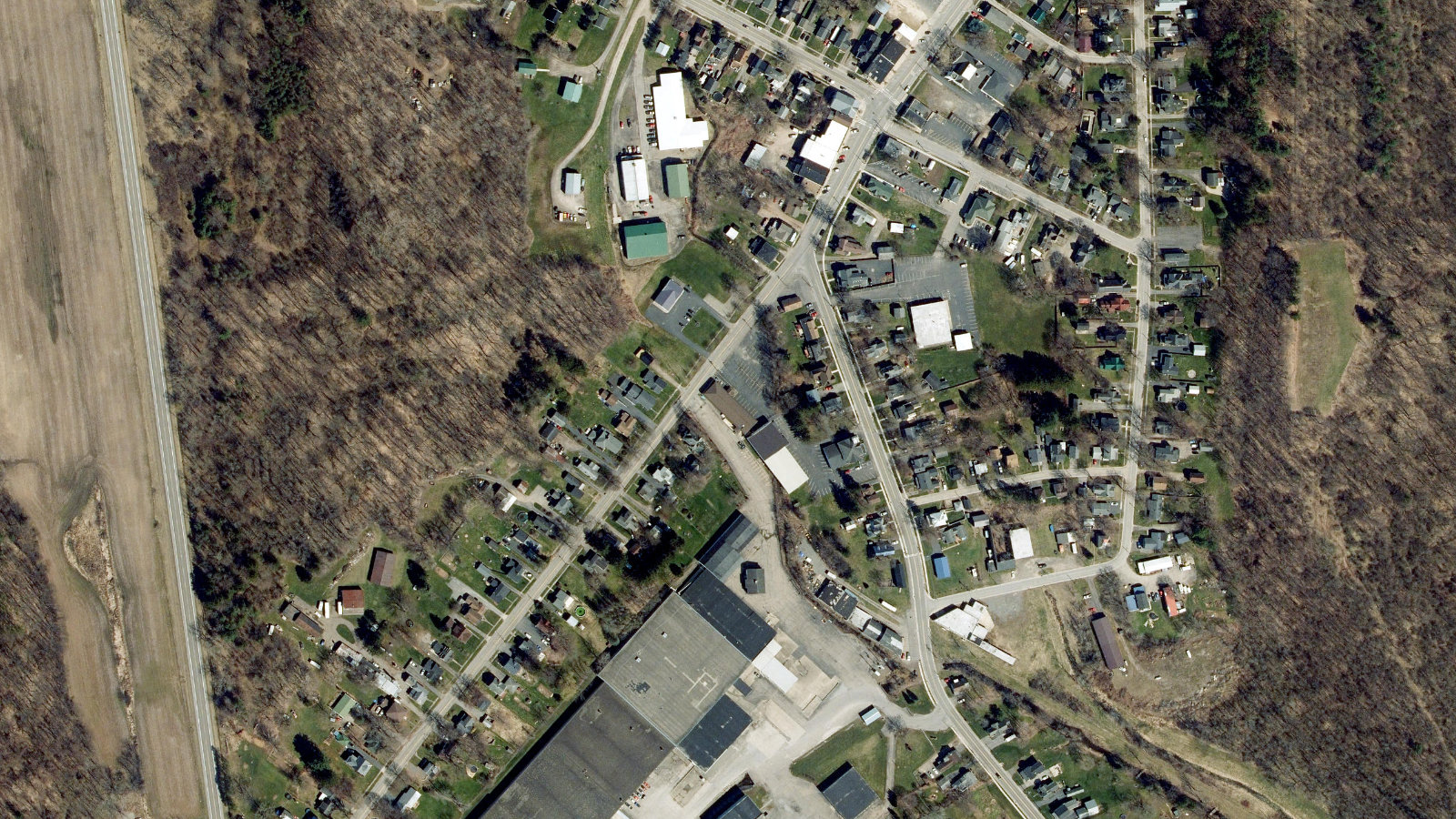 3736 SOUTH MAIN STREET, MARION, NY(本社・衛星)