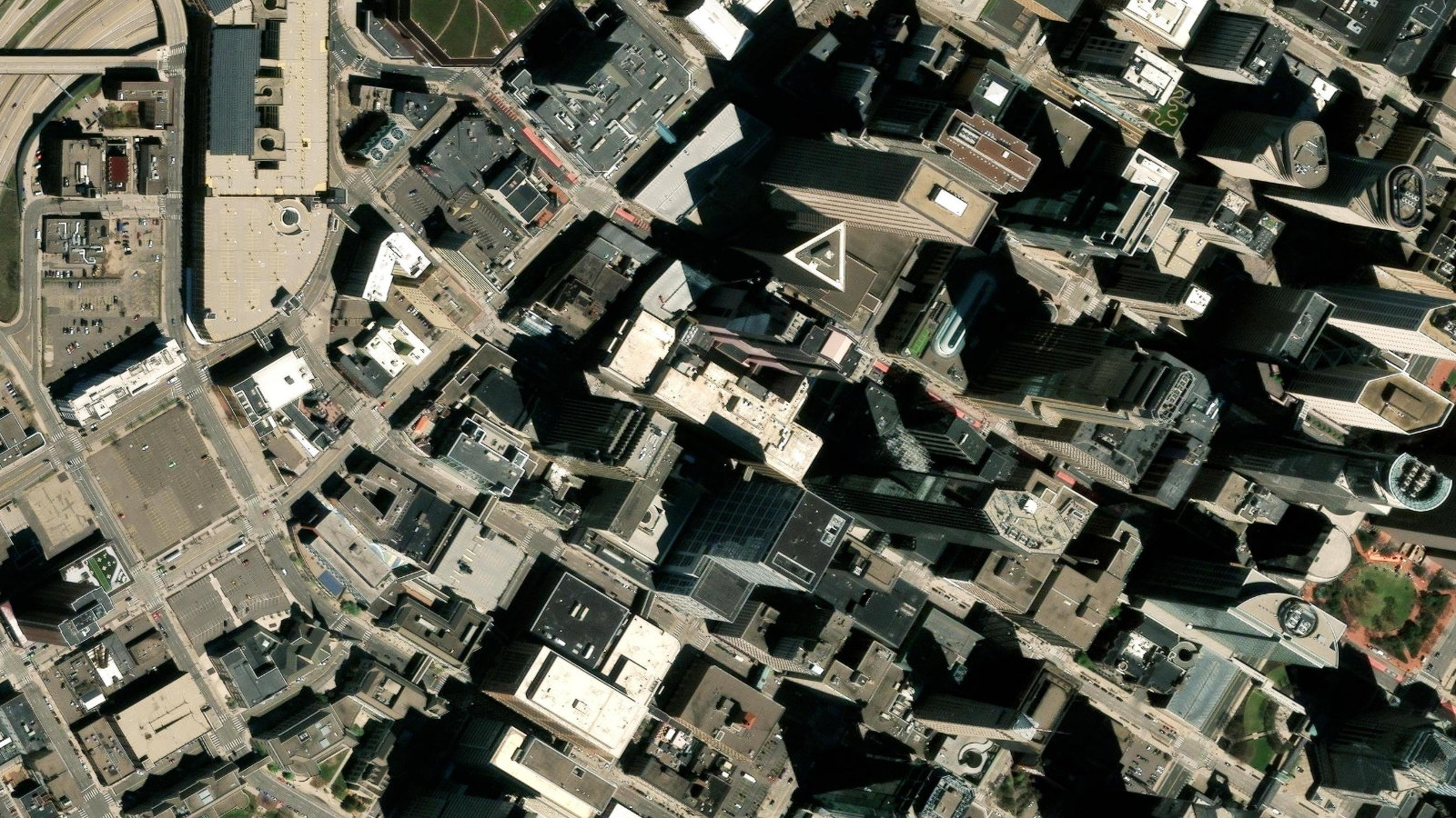 700 NICOLLET MALL, MINNEAPOLIS, MN(本社・衛星)