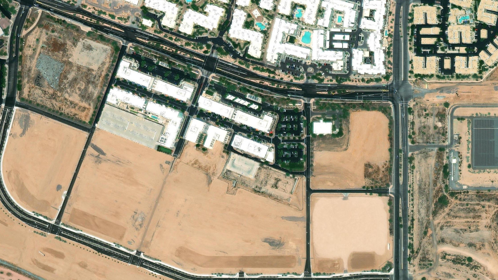 5455 E. HIGH ST., PHOENIX, AZ(本社・衛星)