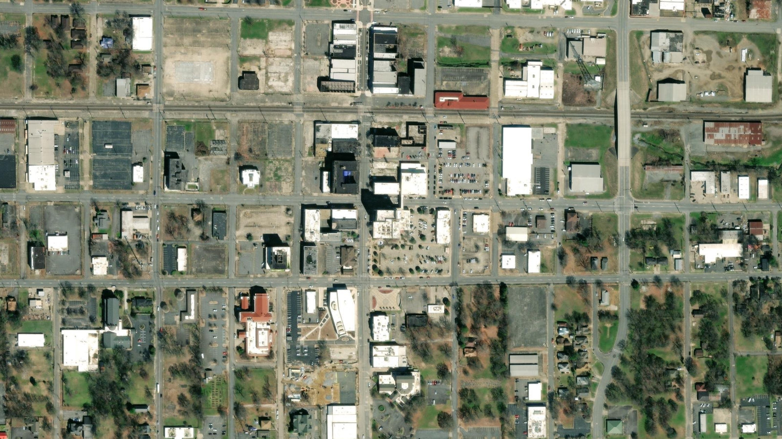 501 MAIN STREET, PINE BLUFF, AR（本社・衛星）