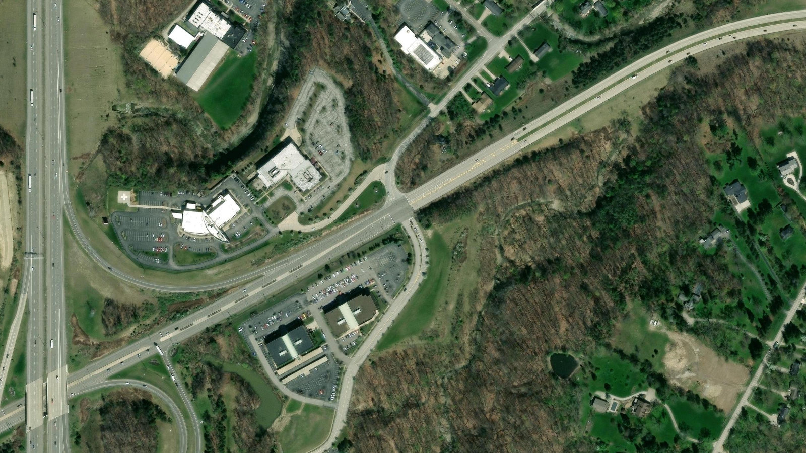 9100 SOUTH HILLS BLVD, BROADVIEW HEIGHTS, OH(本社・衛星)