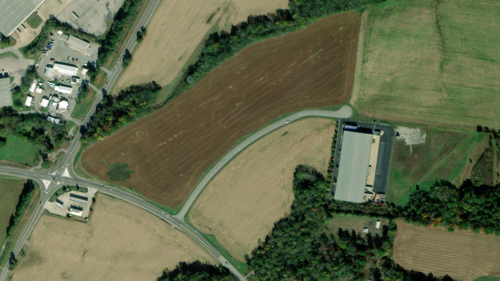1500 SHOALS WAY, PORTLAND, TN(本社・衛星)