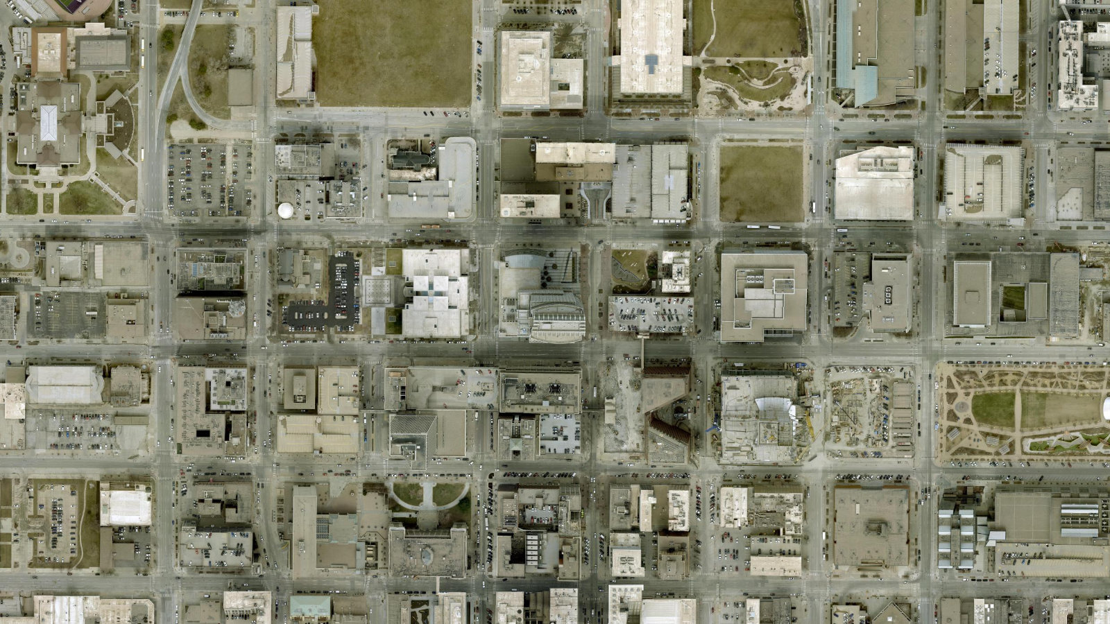 1601 DODGE STREET, OMAHA, NE(本社・衛星)