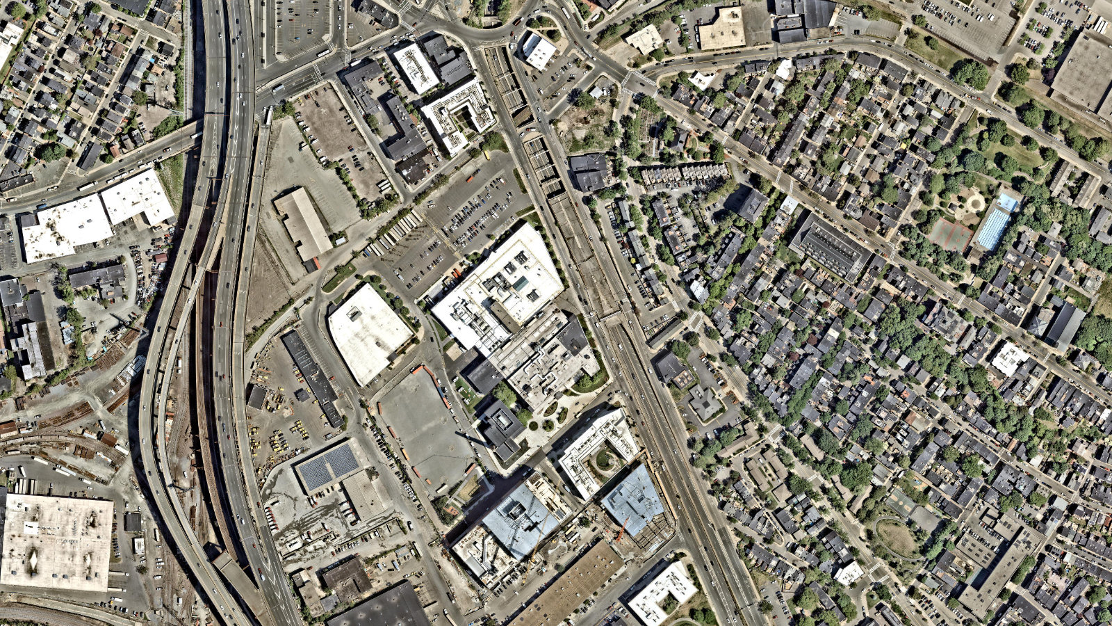 500 RUTHERFORD AVENUE, CHARLESTOWN, MA(本社・衛星)