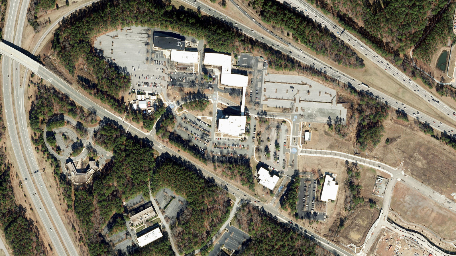 800 PARK OFFICES DRIVE, RESEARCH TRIANGLE PARK, NC(本社・衛星)