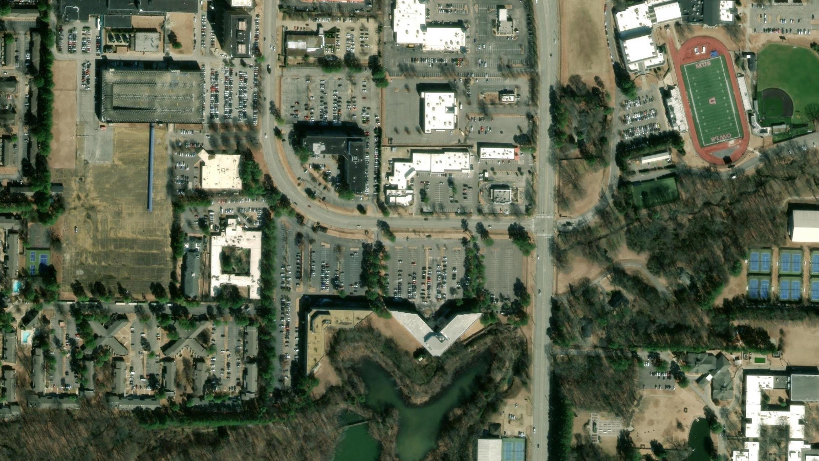 6077 PRIMACY PARKWAY, MEMPHIS, TN（本社・衛星）