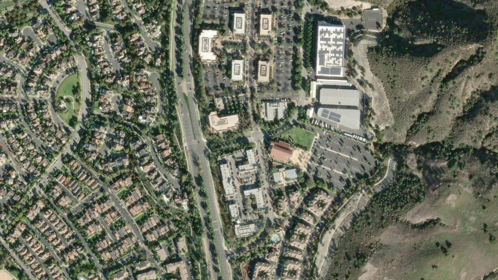 10 TERRACE ROAD, LADERA RANCH, CA(本社・衛星)