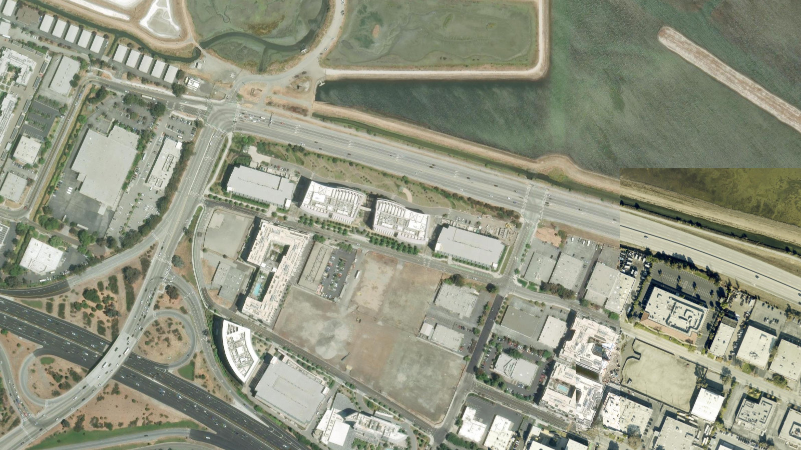 135 CONSTITUTION DRIVE, MENLO PARK, CA（本社・衛星）