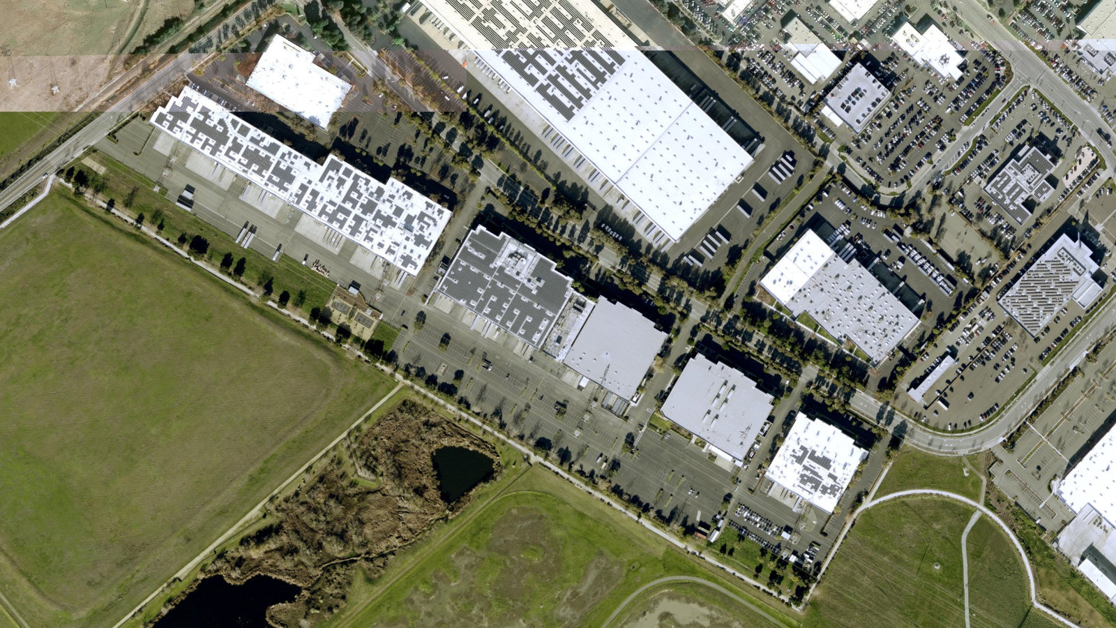 44201 NOBEL DRIVE, FREMONT, CA（本社・衛星）