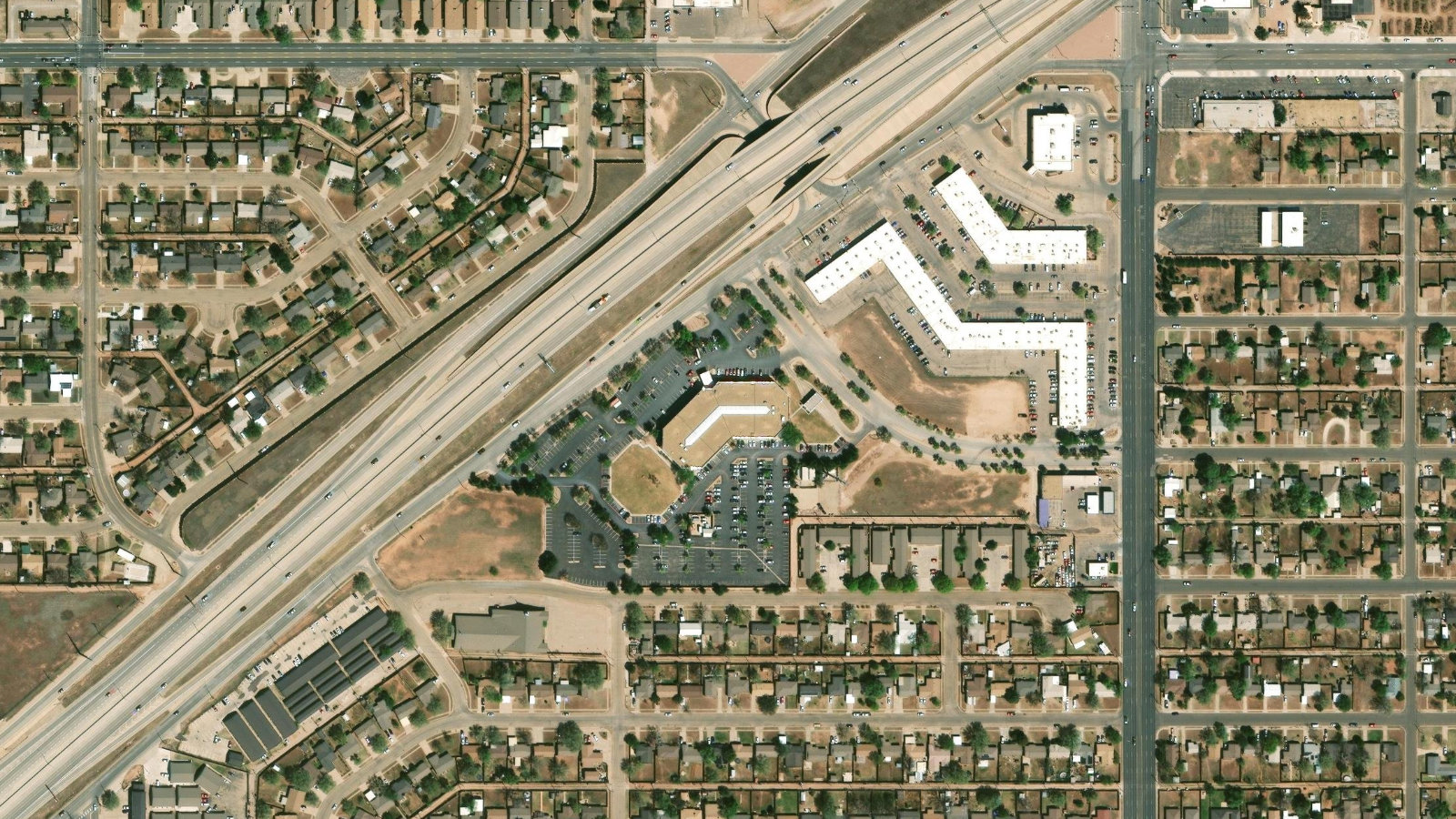 5219 CITY BANK PARKWAY, LUBBOCK, TX(本社・衛星)