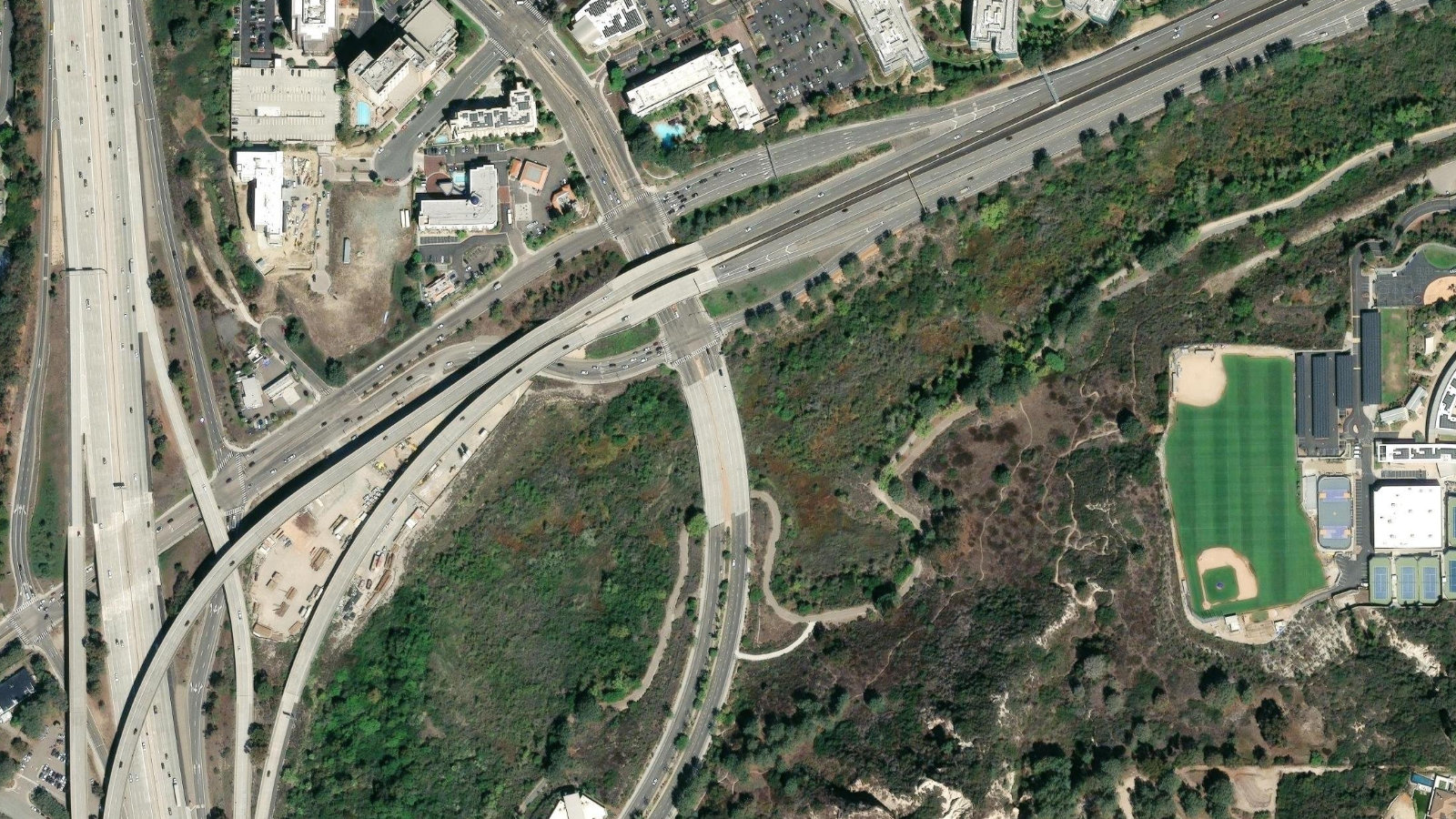 11682 EL CAMINO REAL, SAN DIEGO, CA(本社・衛星)