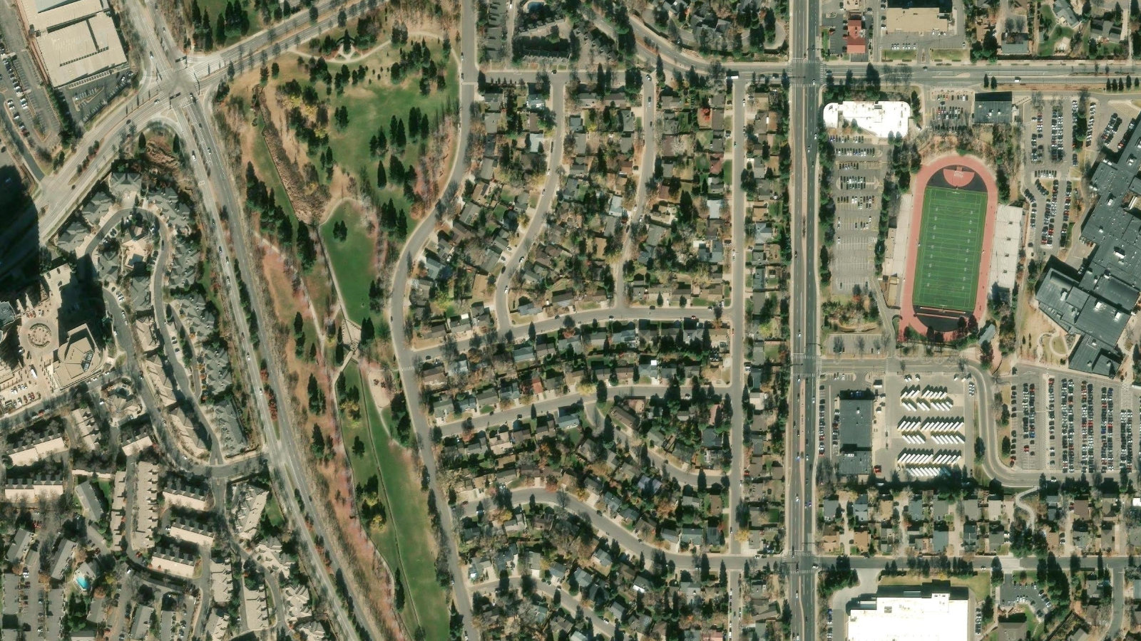 6900 E LAYTON AVE, DENVER, CO(本社・衛星)