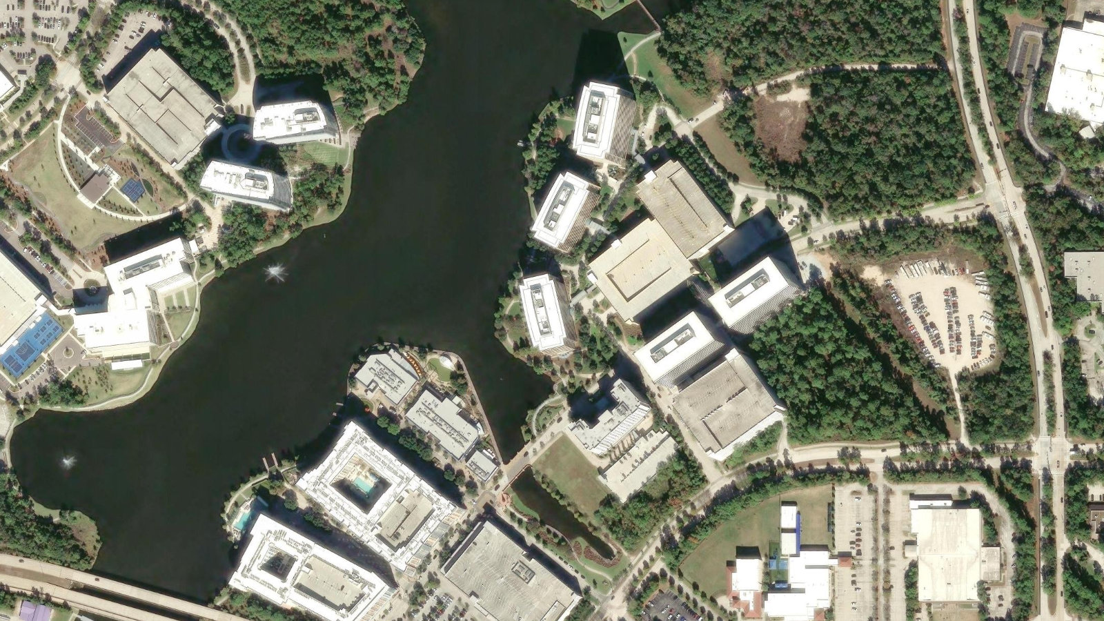 1800 HUGHES LANDING BLVD., THE WOODLANDS, TX(本社・衛星)