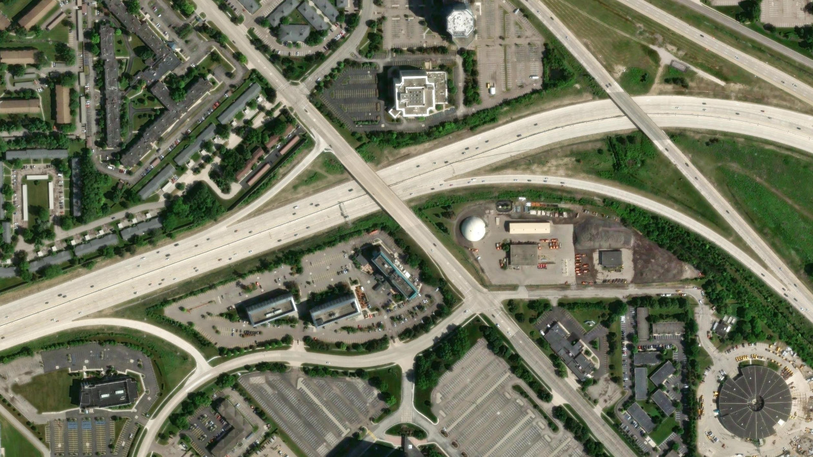 27777 FRANKLIN ROAD, SOUTHFIELD, MI(本社・衛星)