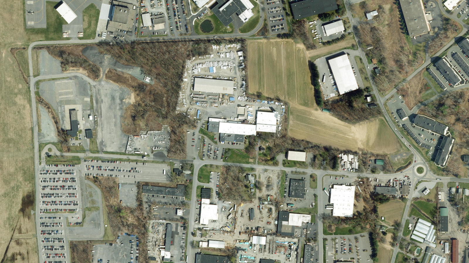 787 WATERVLIET SHAKER ROAD, LATHAM, NY（本社・衛星）