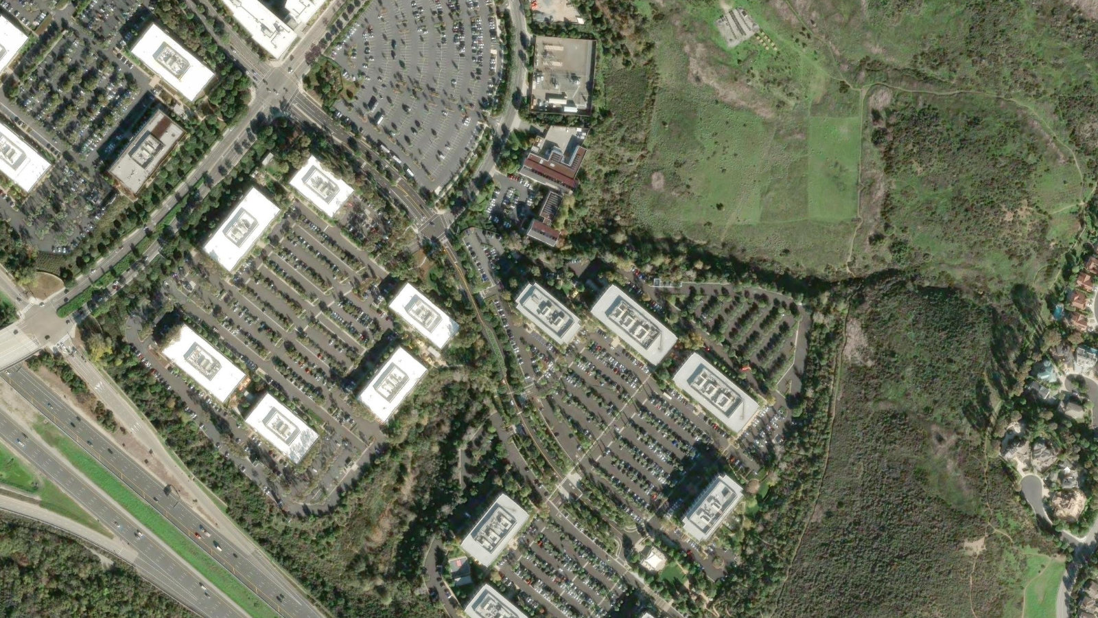 5260 CALIFORNIA AVENUE, IRVINE, CA(本社・衛星)