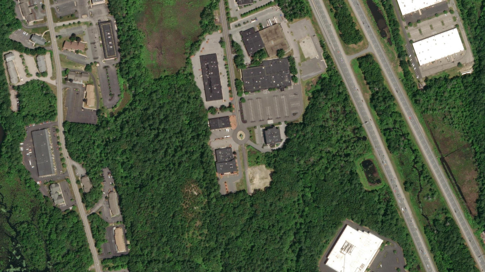 23 KEEWAYDIN DRIVE, SALEM, NH（本社・衛星）