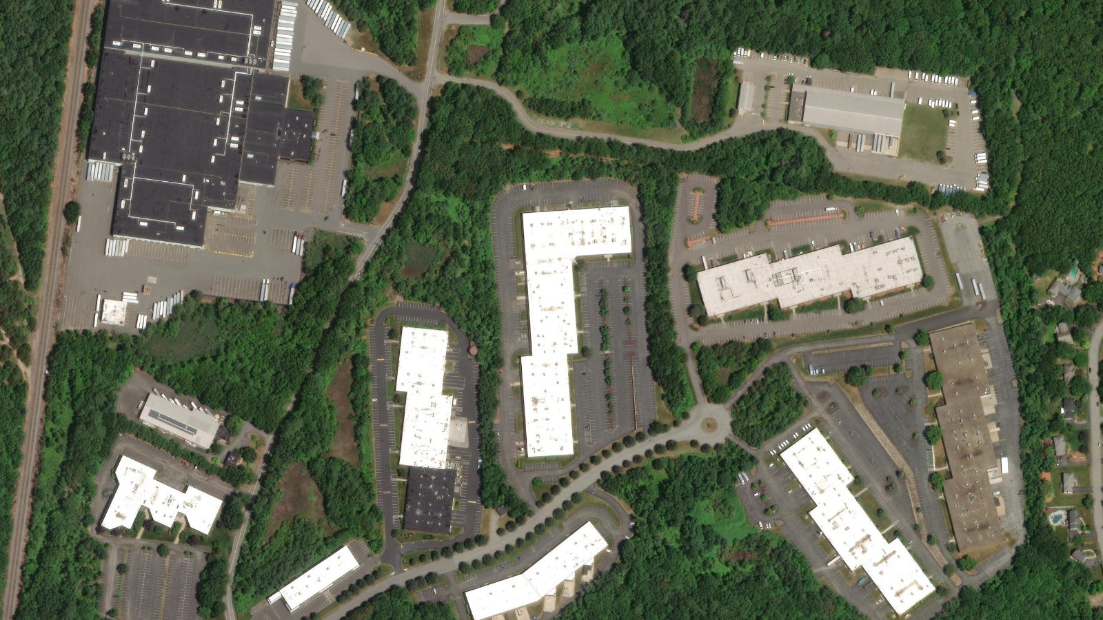 200 RESEARCH DRIVE, WILMINGTON, MA(本社・衛星)