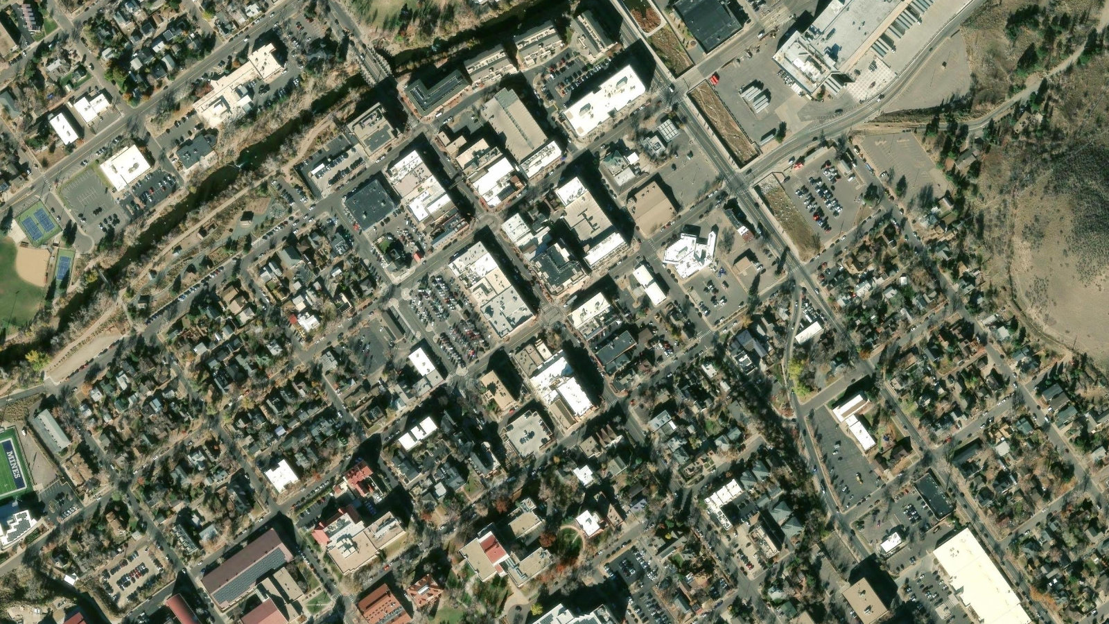 P.O. BOX 4030, GOLDEN, CO(本社・衛星)