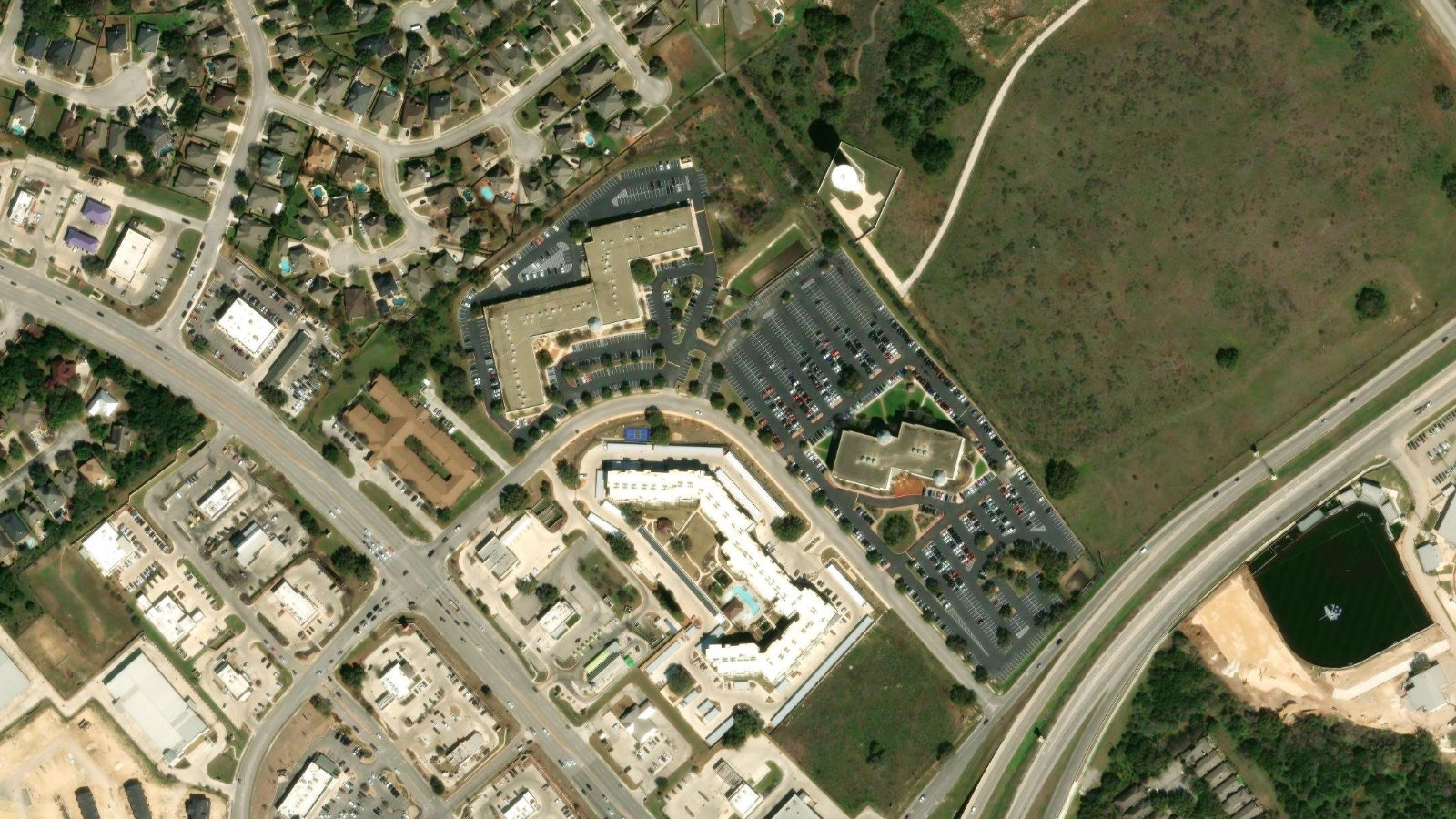 1650 INDEPENDENCE DRIVE, NEW BRAUNFELS, TX(本社・衛星)