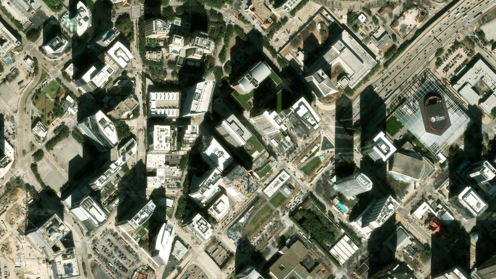 2000 MCKINNEY AVE, DALLAS, TX(本社・衛星)