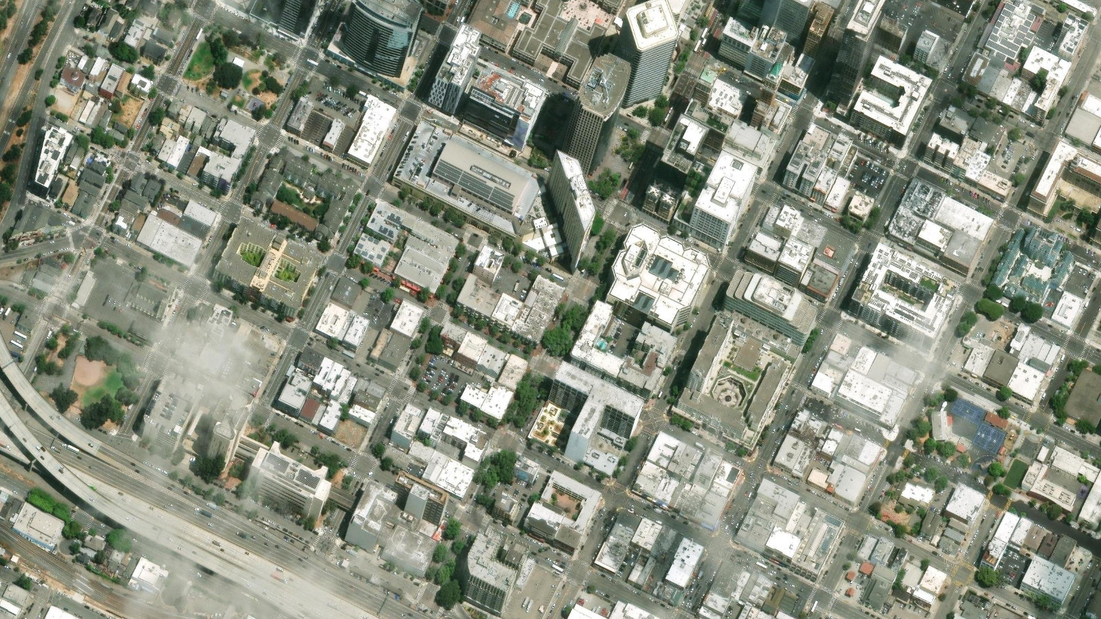 969 BROADWAY, OAKLAND, CA(本社・衛星)