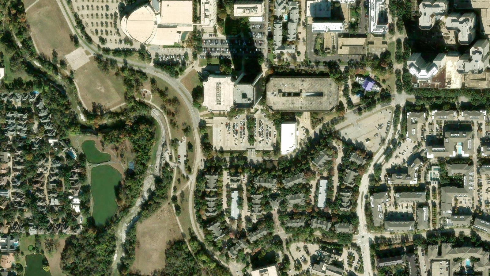 12700 PARK CENTRAL DRIVE, DALLAS, TX（本社・衛星）