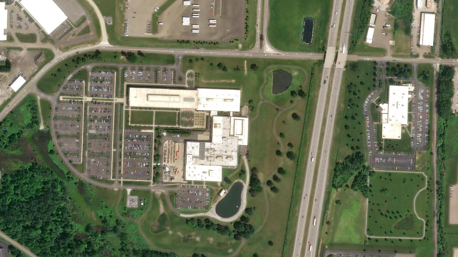4500 MT. PLEASANT ST. NW, NORTH CANTON, OH(本社・衛星)