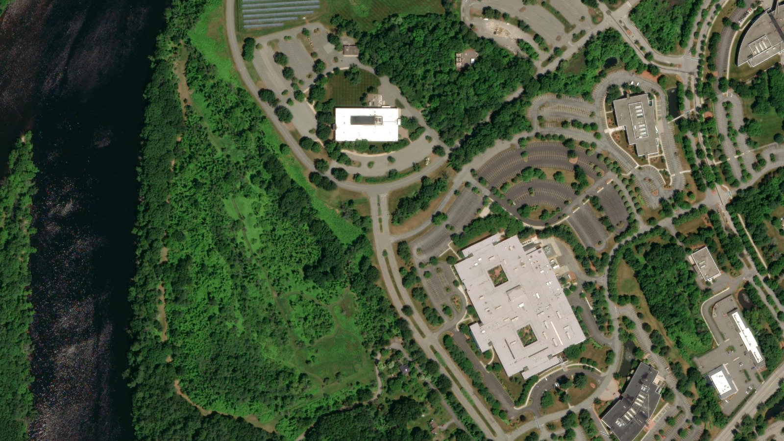 200 MINUTEMAN ROAD, ANDOVER, MA(本社・衛星)