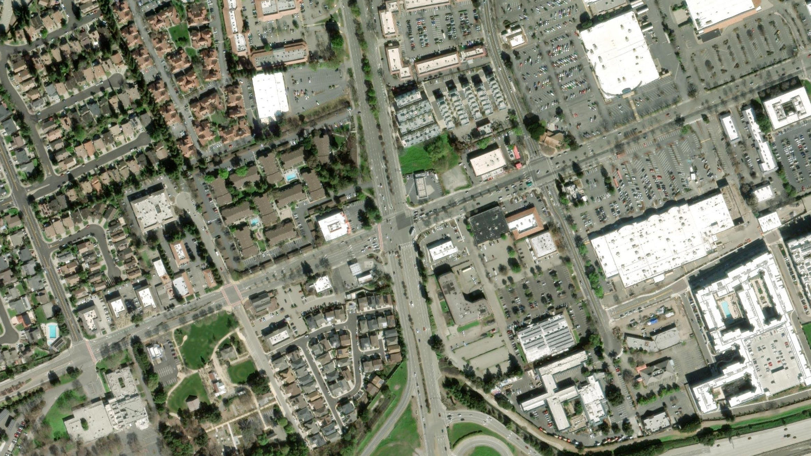 ONE PARK PLACE., DUBLIN, CA（本社・衛星）