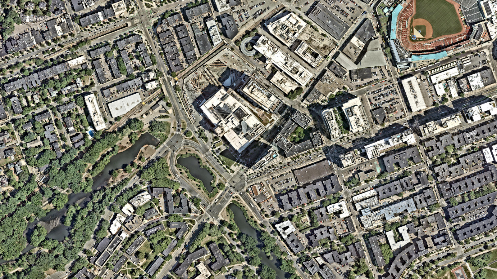 201 BROOKLINE AVENUE, BOSTON, MA(本社・衛星)