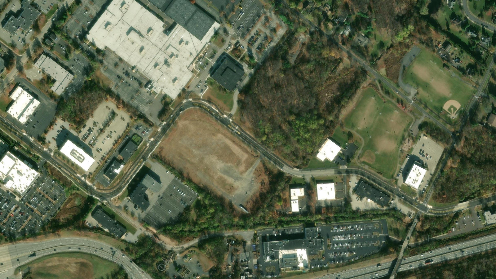 1140 VIRGINIA DRIVE, FORT WASHINGTON, PA（本社・衛星）