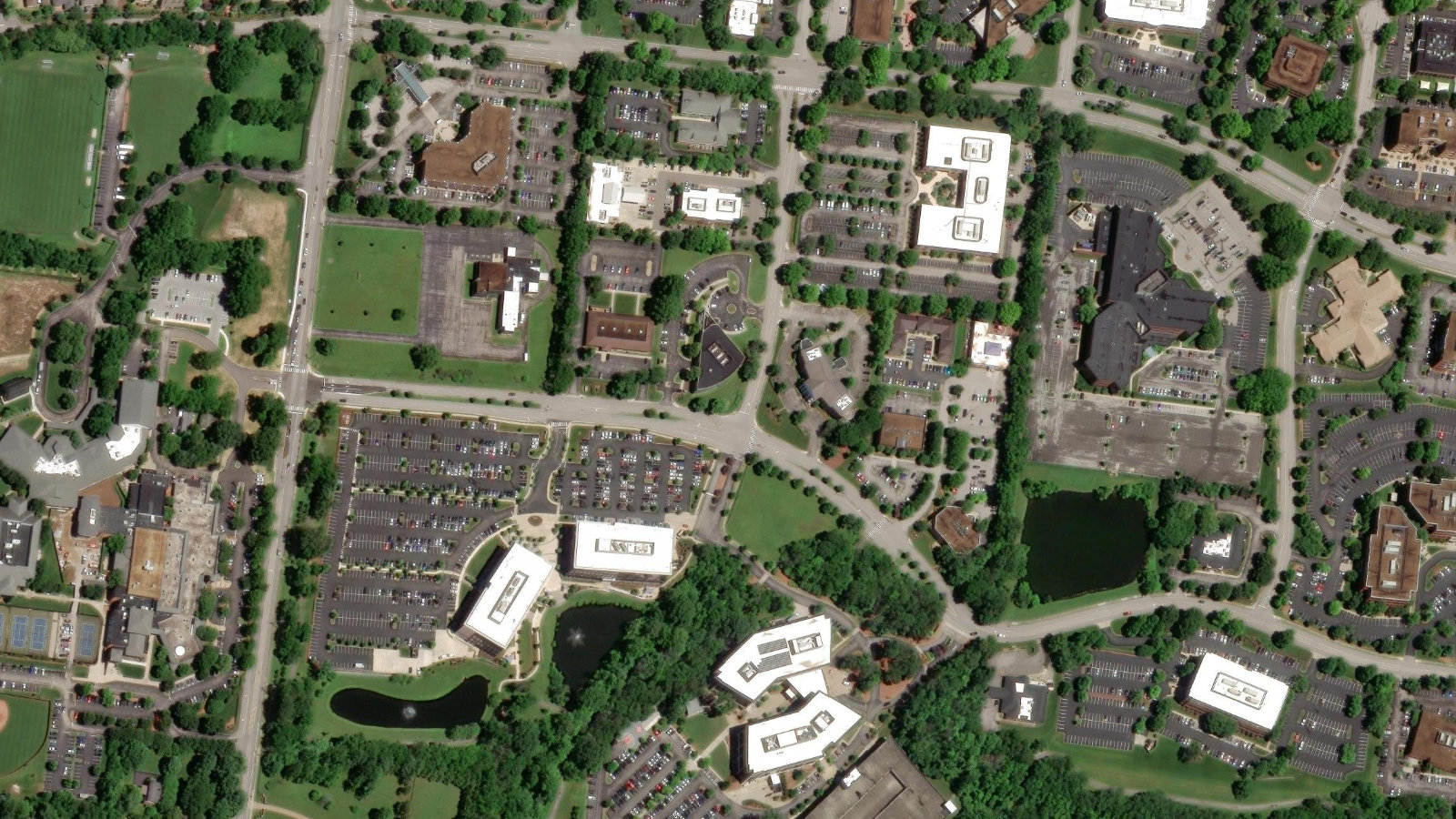 5401 VIRGINIA WAY, BRENTWOOD, TN(本社・衛星)