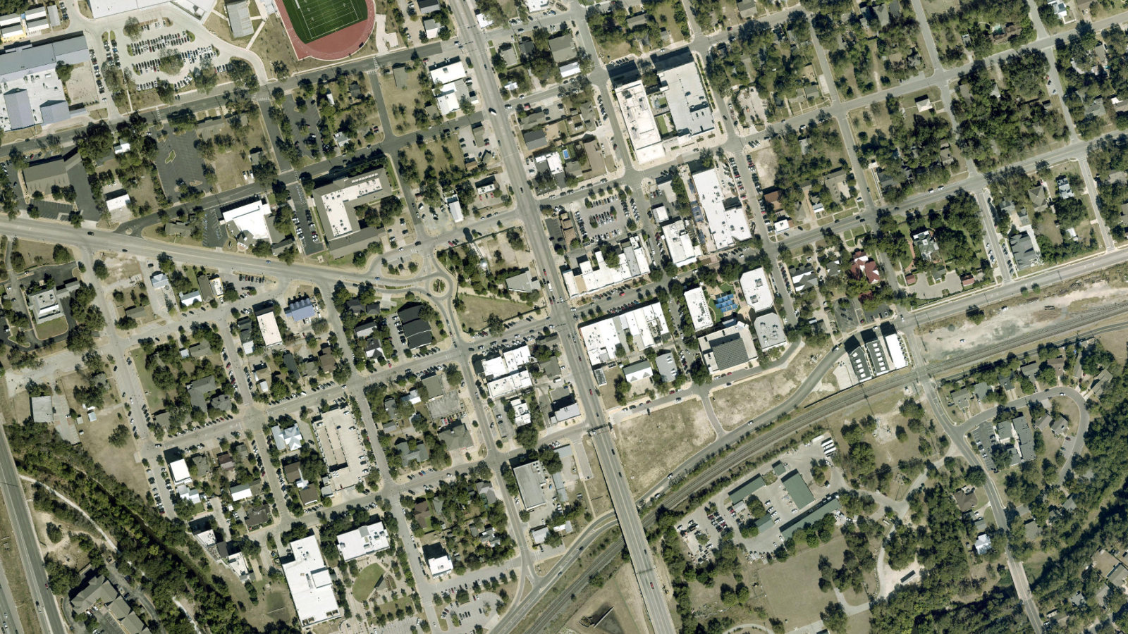 110 E. OLD SETTLERS ROAD, ROUND ROCK, TX(本社・衛星)