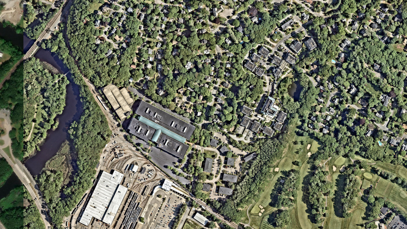 275 GROVE STREET, NEWTON, MA(本社・衛星)
