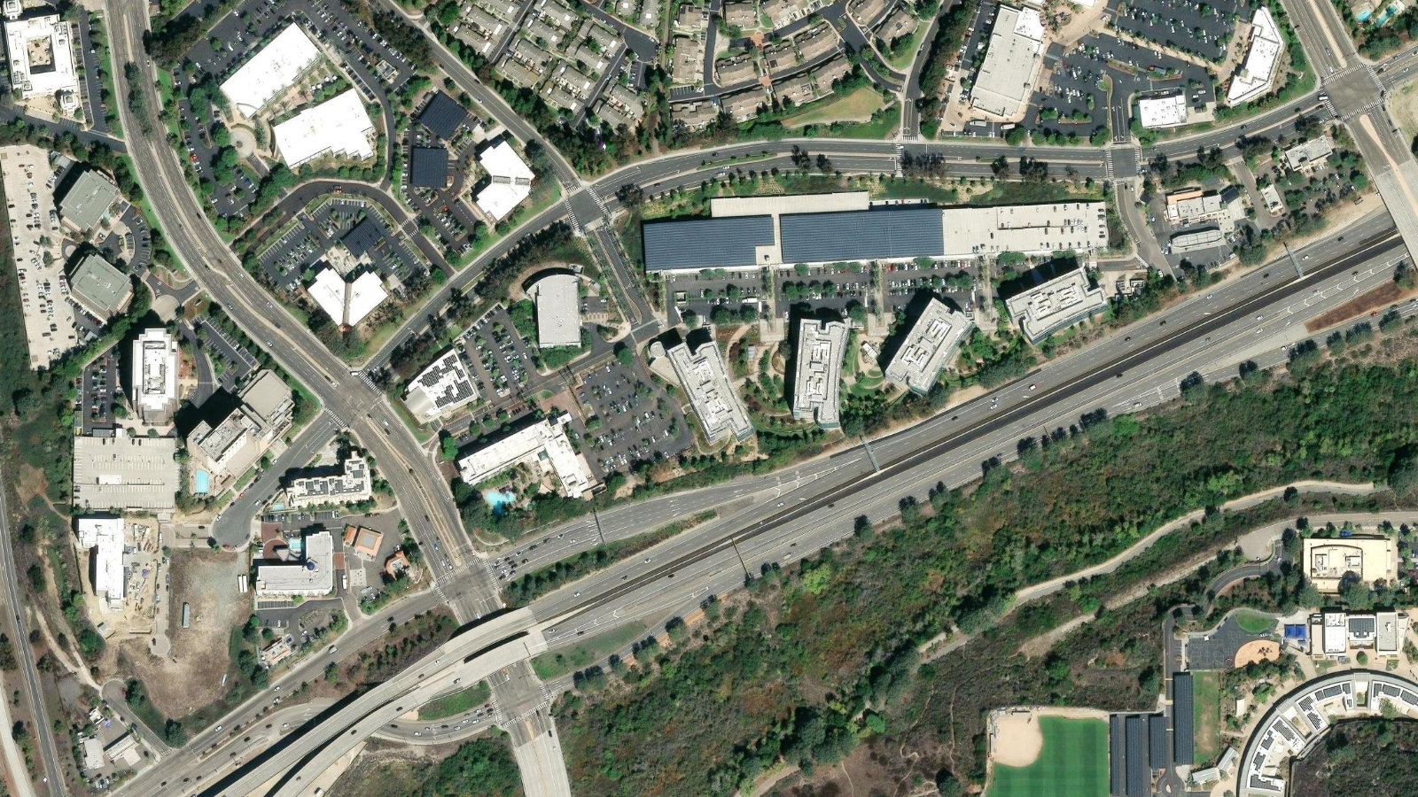 3611 VALLEY CENTRE DR, SAN DIEGO, CA(本社・衛星)