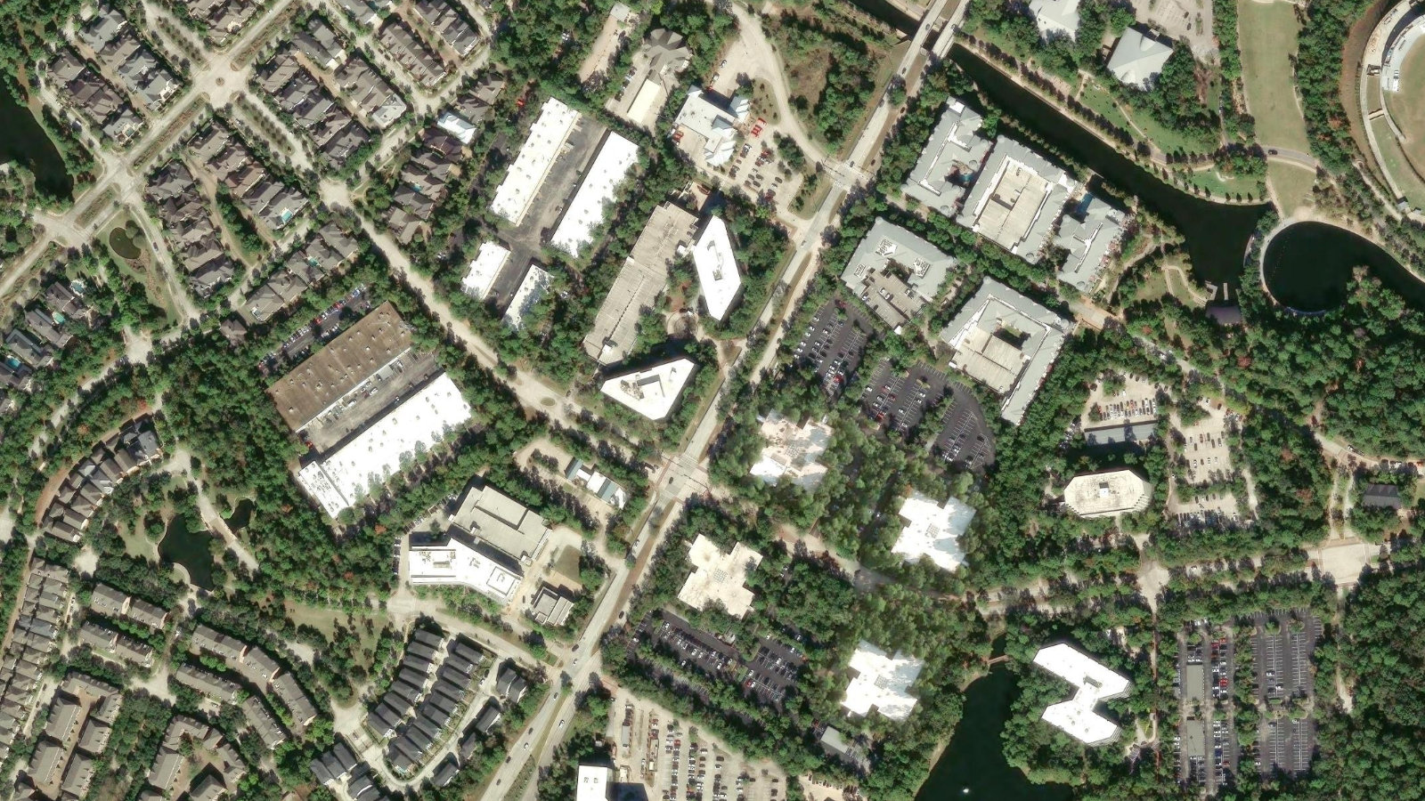 10055 GROGANS MILL RD, THE WOODLANDS, TX（本社・衛星）