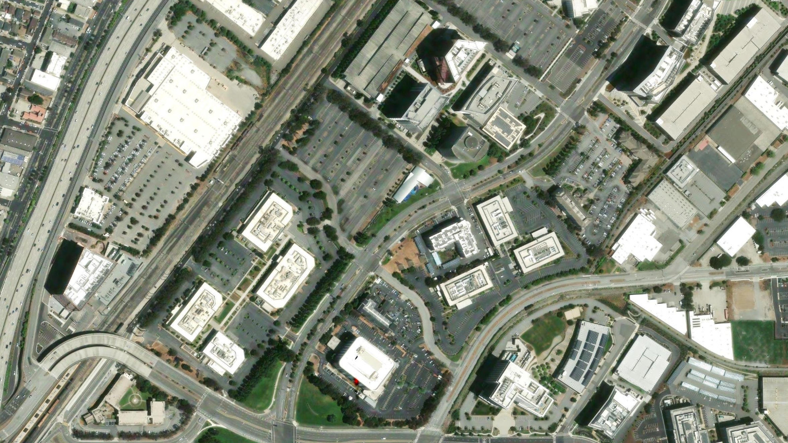 681 GATEWAY BLVD., SOUTH SAN FRANCISCO, CA（本社・衛星）
