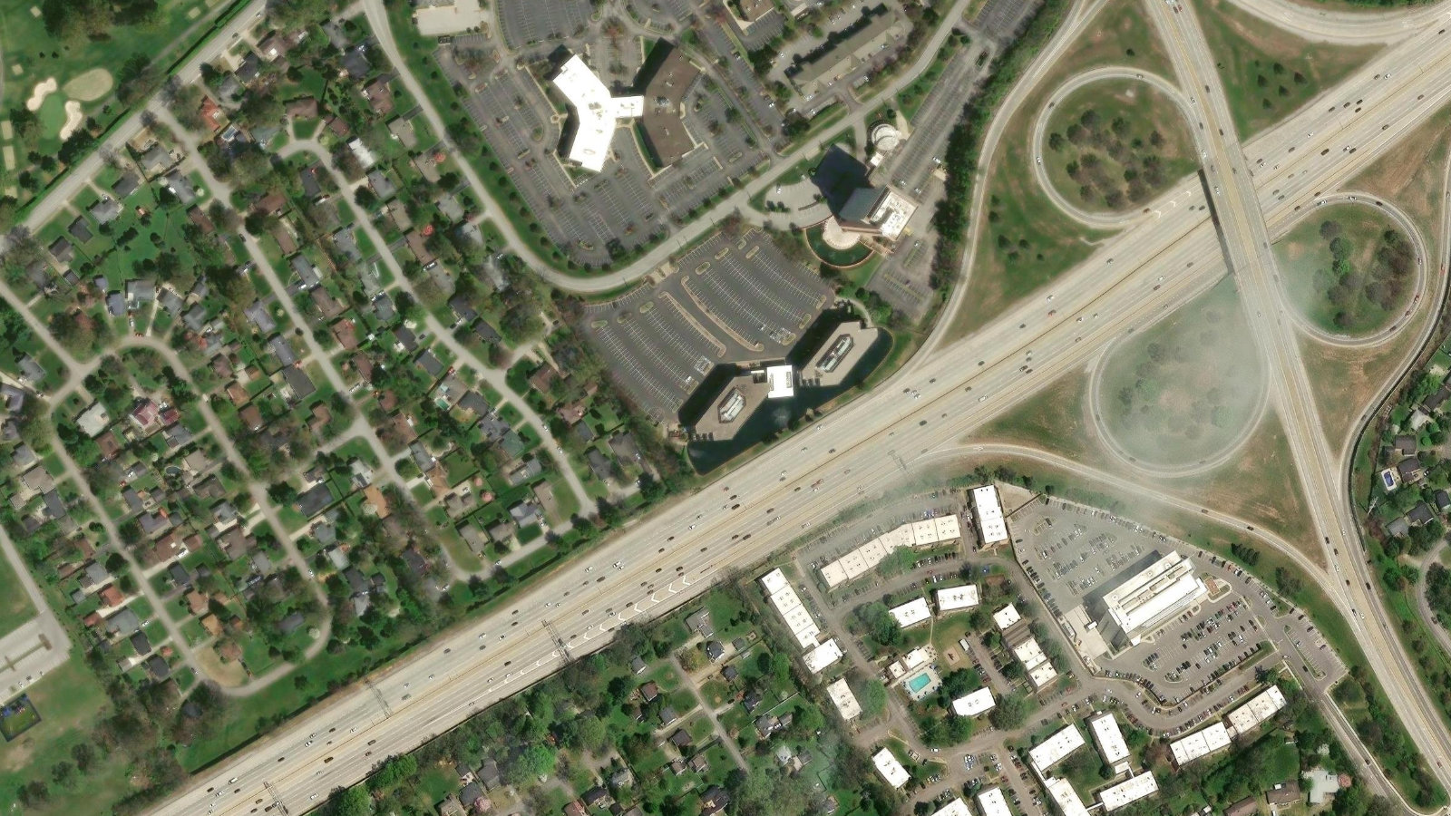 6040 DUTCHMANS LANE, LOUISVILLE, KY(本社・衛星)