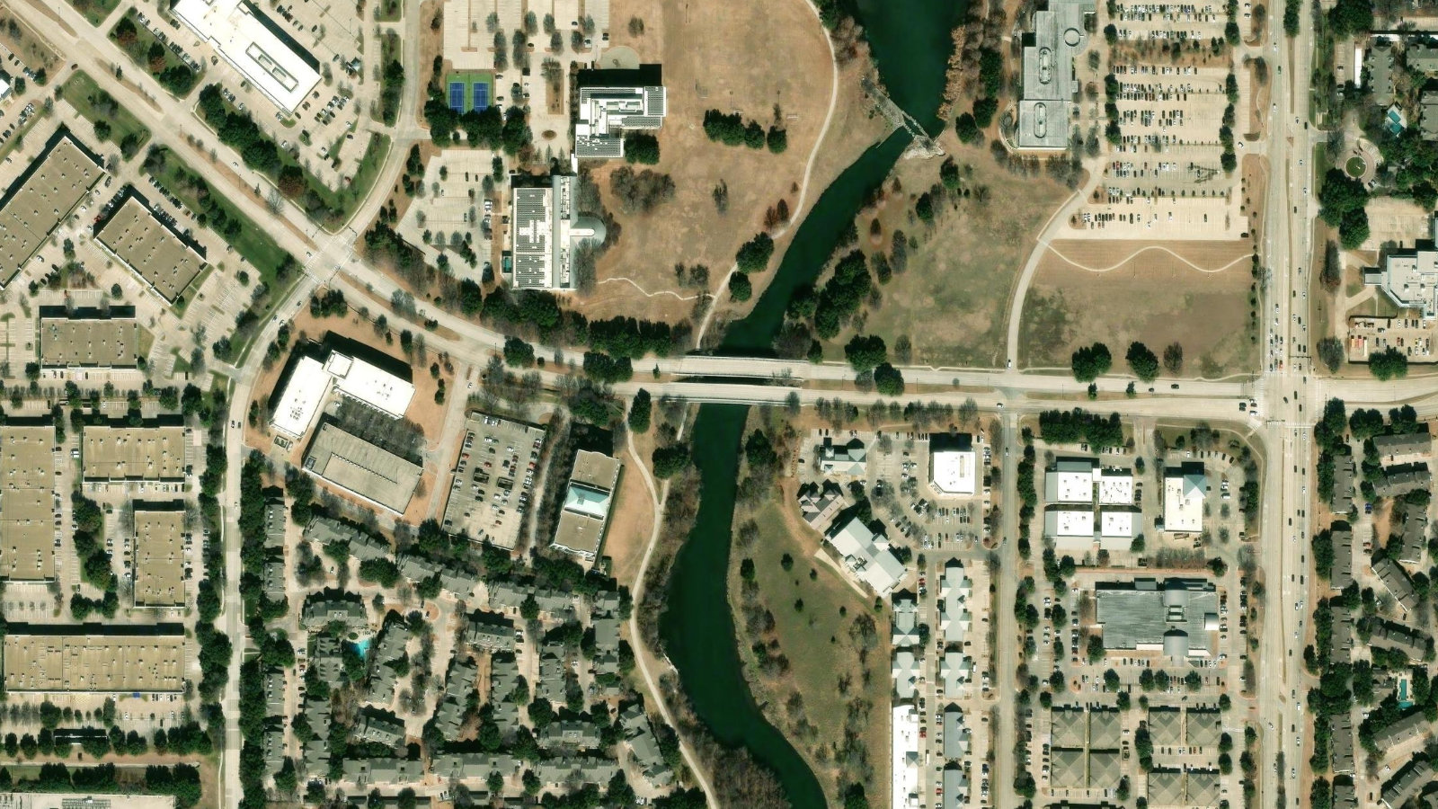 5101 TENNYSON PKWY, PLANO, TX(本社・衛星)