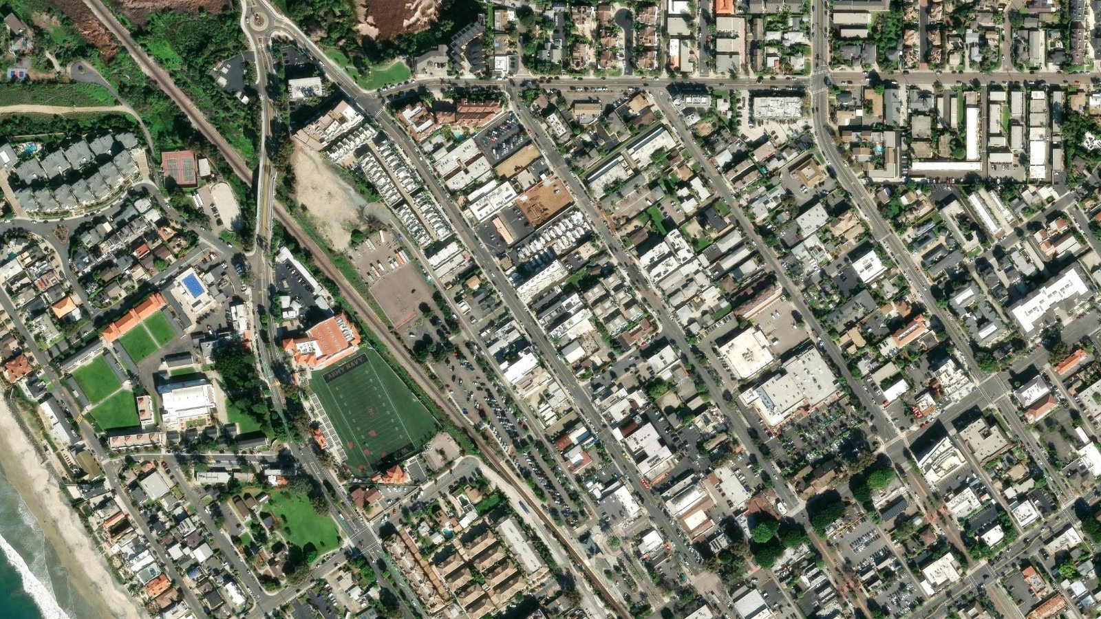 2656 STATE STREET, CARLSBAD, CA（本社・衛星）