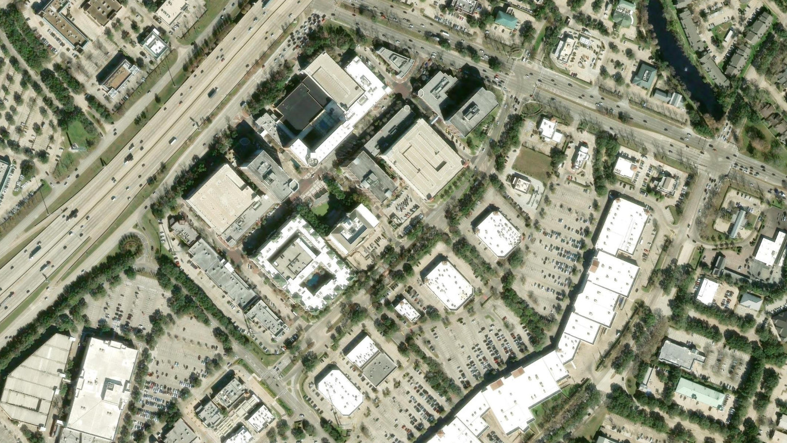 2277 PLAZA DRIVE, SUGAR LAND, TX（本社・衛星）
