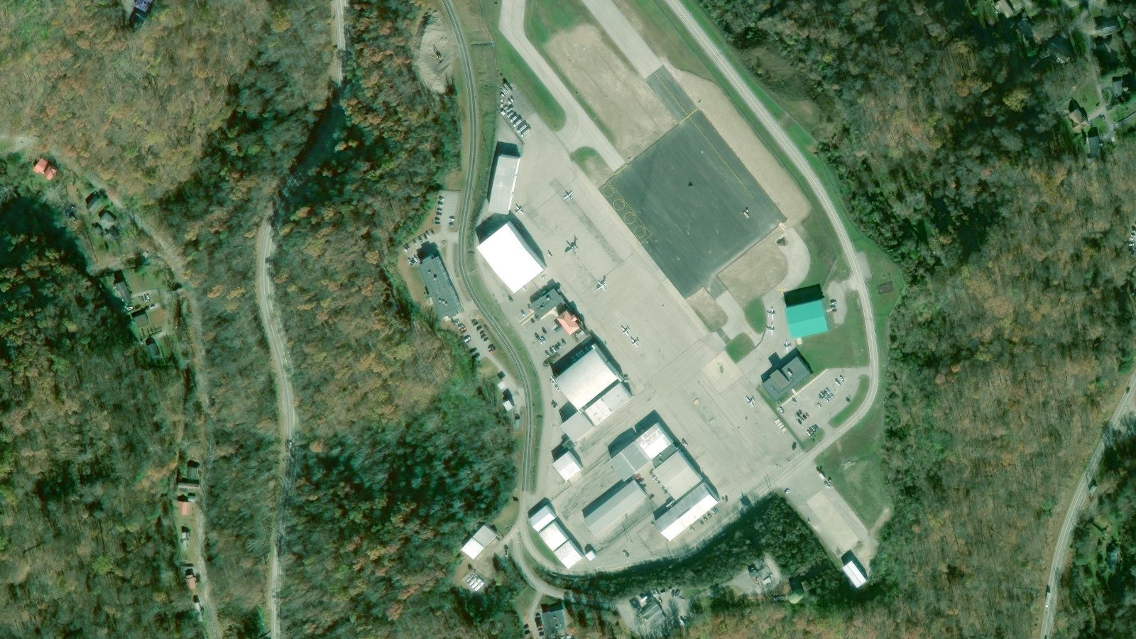 300, CHARLESTON, WV(本社・衛星)